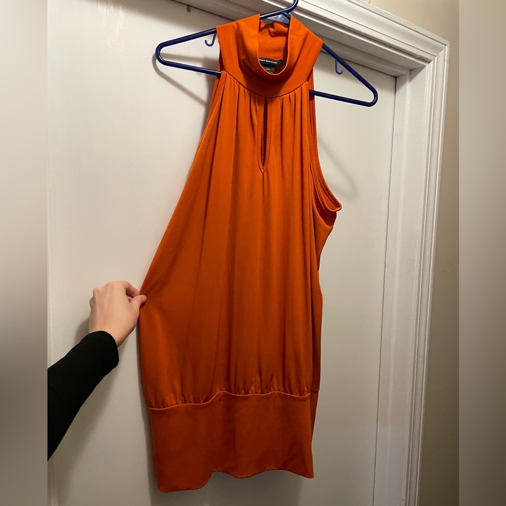 Orange, sleeveless 70’s dress with keyhole detail (SEE DETAILS)
